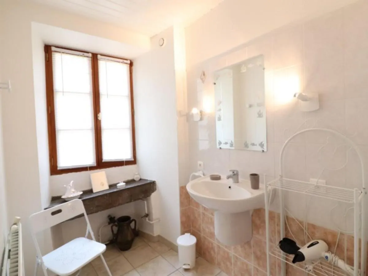 Maison De Caractere A Thiezac, 10 Pers, 5 Ch, Terrasse, Jardin, Ski A Proximite - Fr-1-742-385