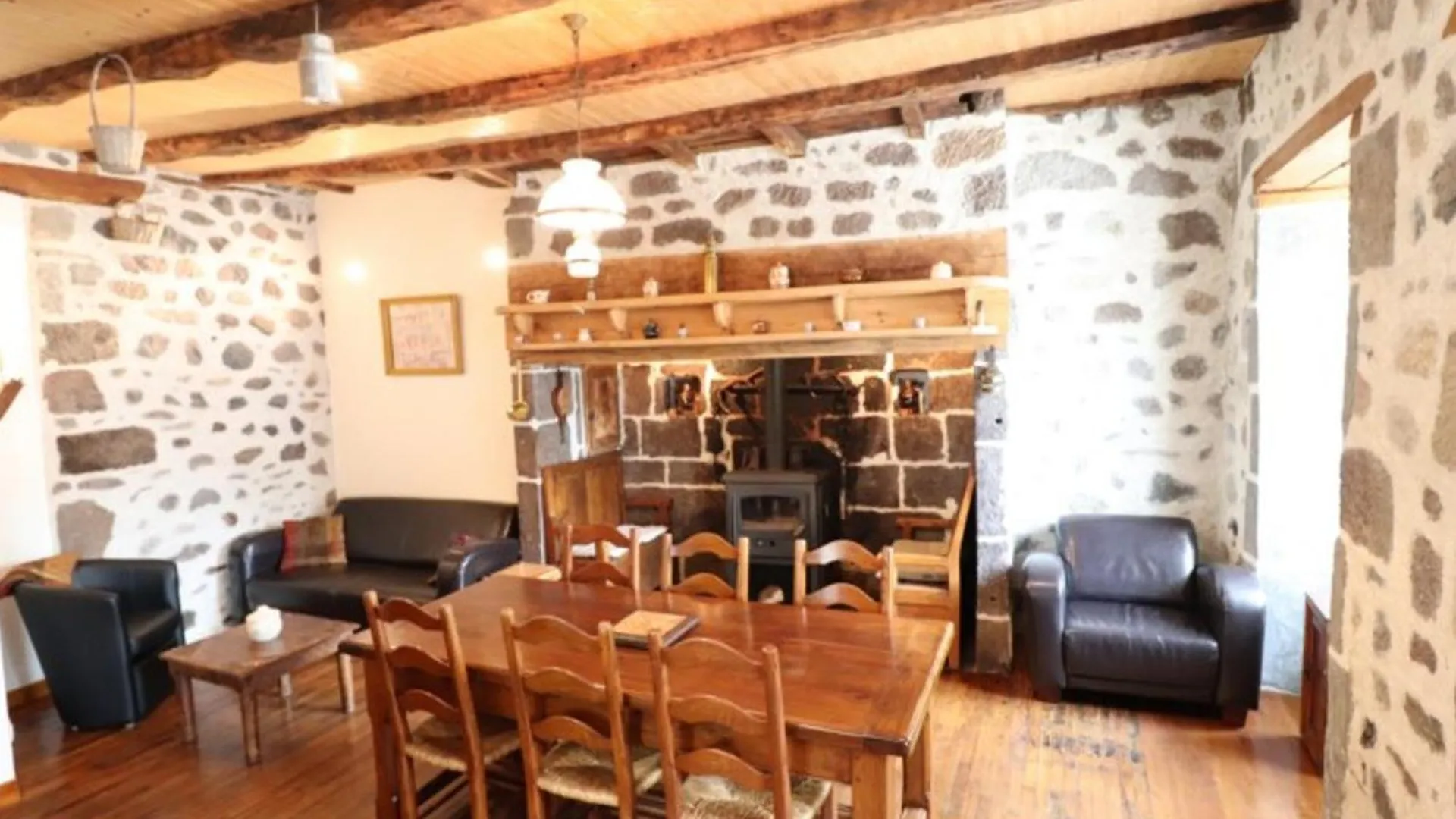 Maison De Caractere A Thiezac, 10 Pers, 5 Ch, Terrasse, Jardin, Ski A Proximite - Fr-1-742-385 0*,  Frankrijk