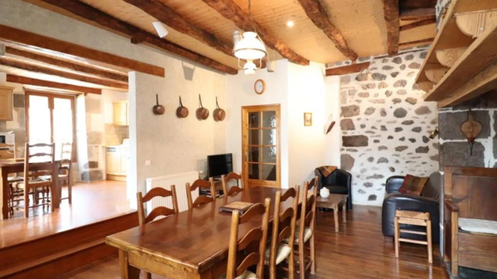 Maison De Caractere A Thiezac, 10 Pers, 5 Ch, Terrasse, Jardin, Ski A Proximite - Fr-1-742-385 Vakantiehuis