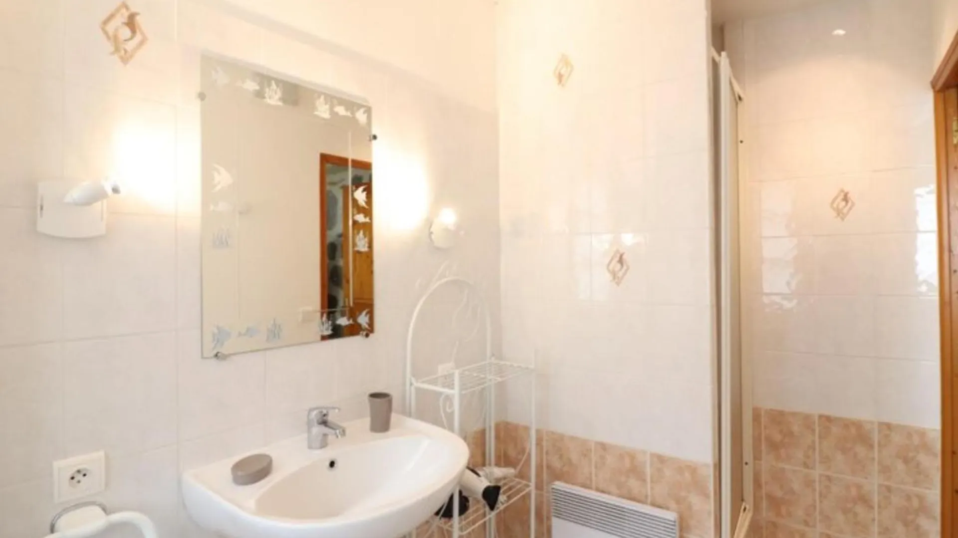 Holiday home Maison De Caractere A Thiezac, 10 Pers, 5 Ch, Terrasse, Jardin, Ski A Proximite - Fr-1-742-385 France